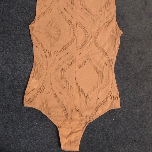 Sleeveless Lace Neutral Nude Pink Bodysuit Crochet Vera & Lucy​ - Picture 4 of 8